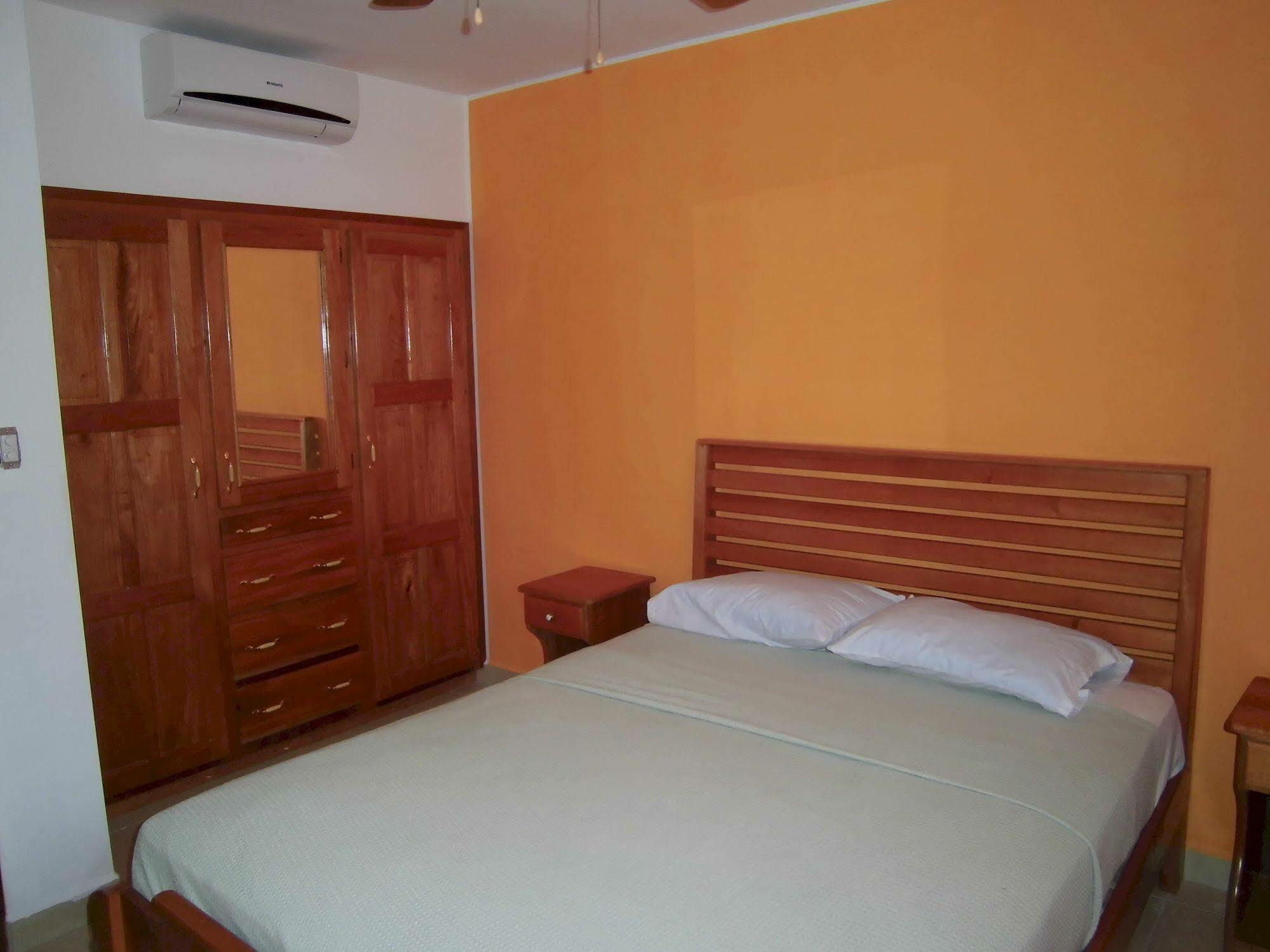 Kevin Kondos Bocas Town Exterior foto